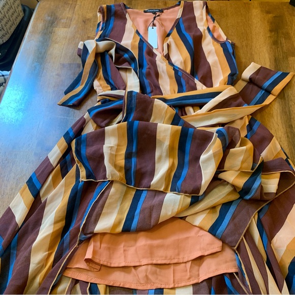 Olivaceous V-Neck Maxi Dress Large Striped Blue Brown Tie Waist Long outer Panel - Picture 5 of 13